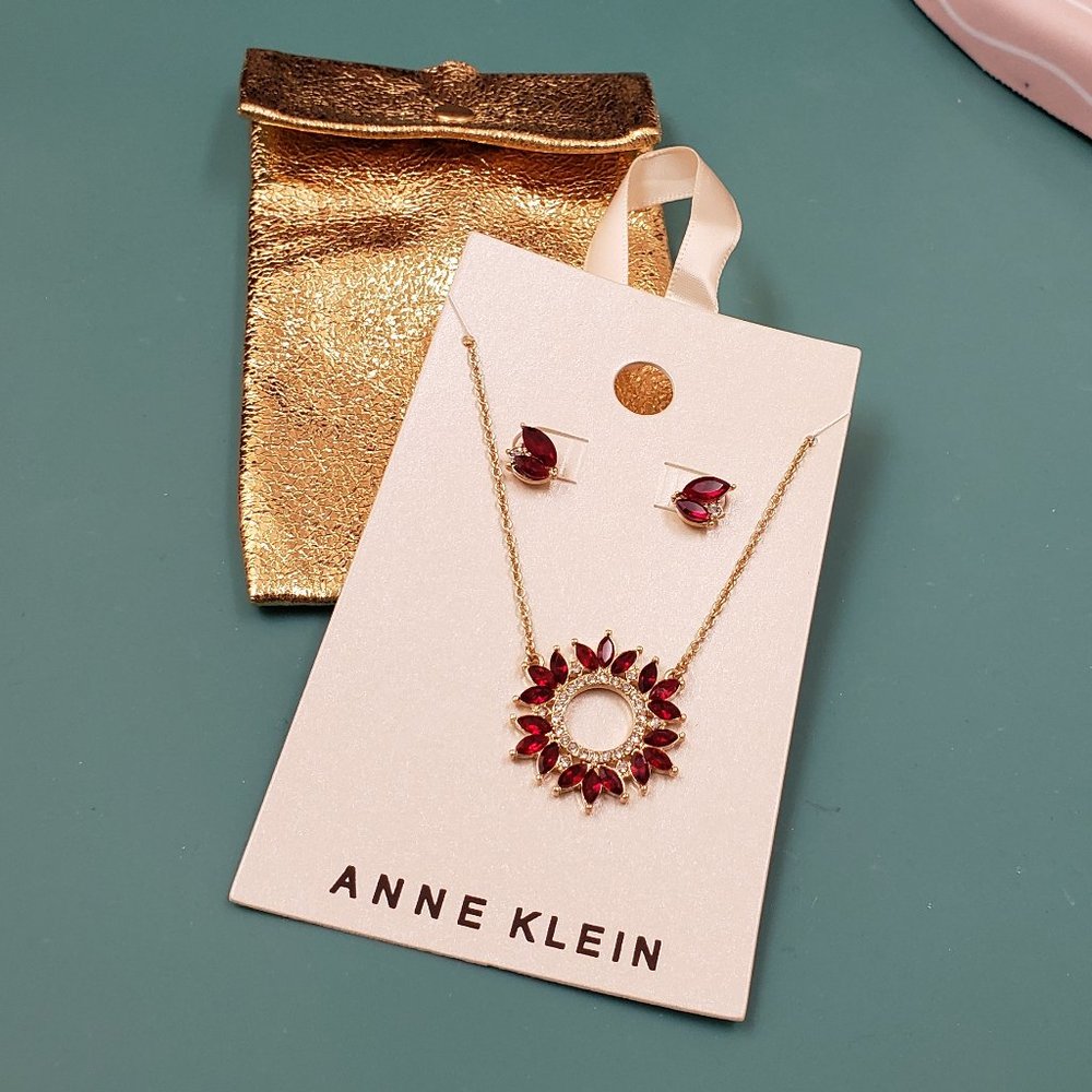 Anne Klein, NWT, Garnet & Clear Jeweled gold town pendant necklace earring set